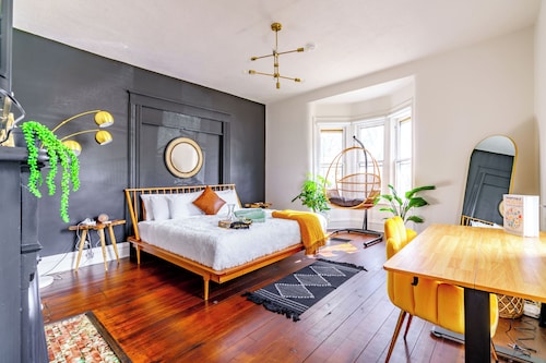 Jungle House Luxury Stays - Downtown Chillicothe