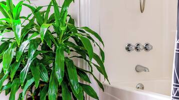 Jungle Thyme Upstairs | Bathroom