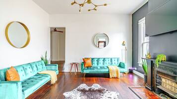 55-inch Smart TV with digital channels, Netflix, Hulu