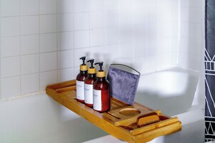 Cabezal de ducha tipo lluvia, artículos de tocador de diseñador