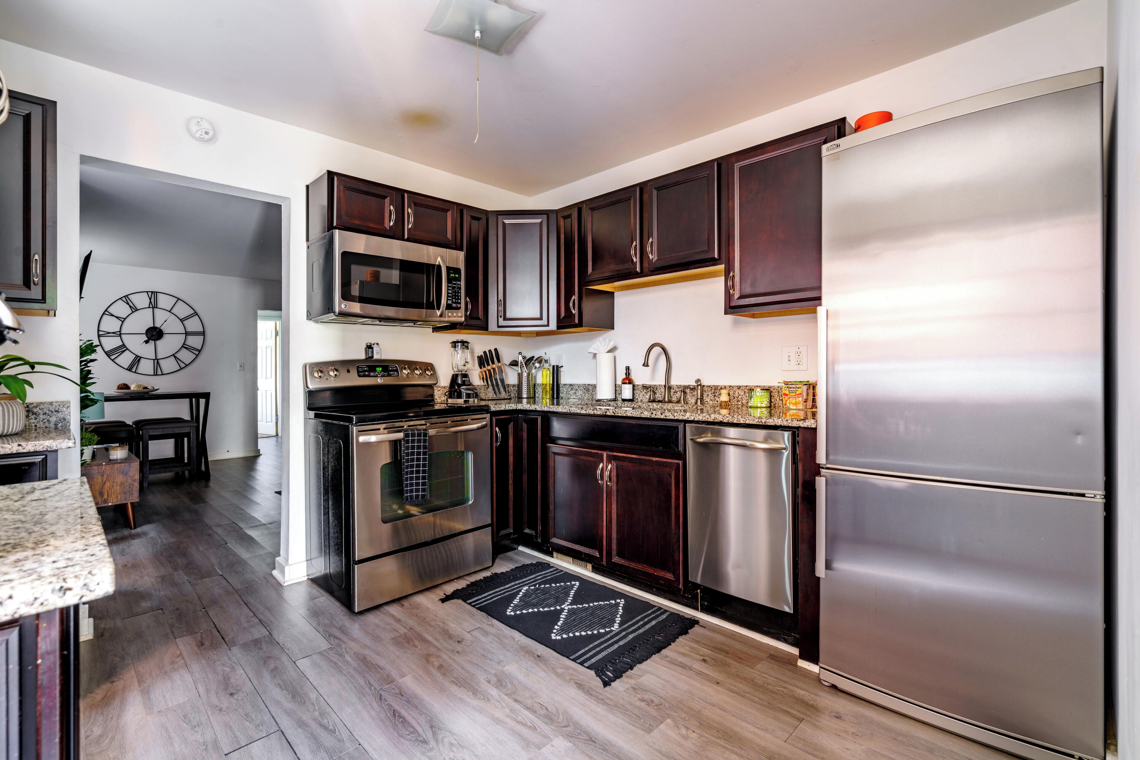 Casa Uno | Private kitchen | Full-size fridge, microwave, oven, stovetop