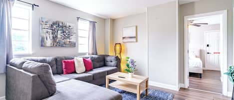 32-tommers tv med digitale kanaler, Netflix, Hulu