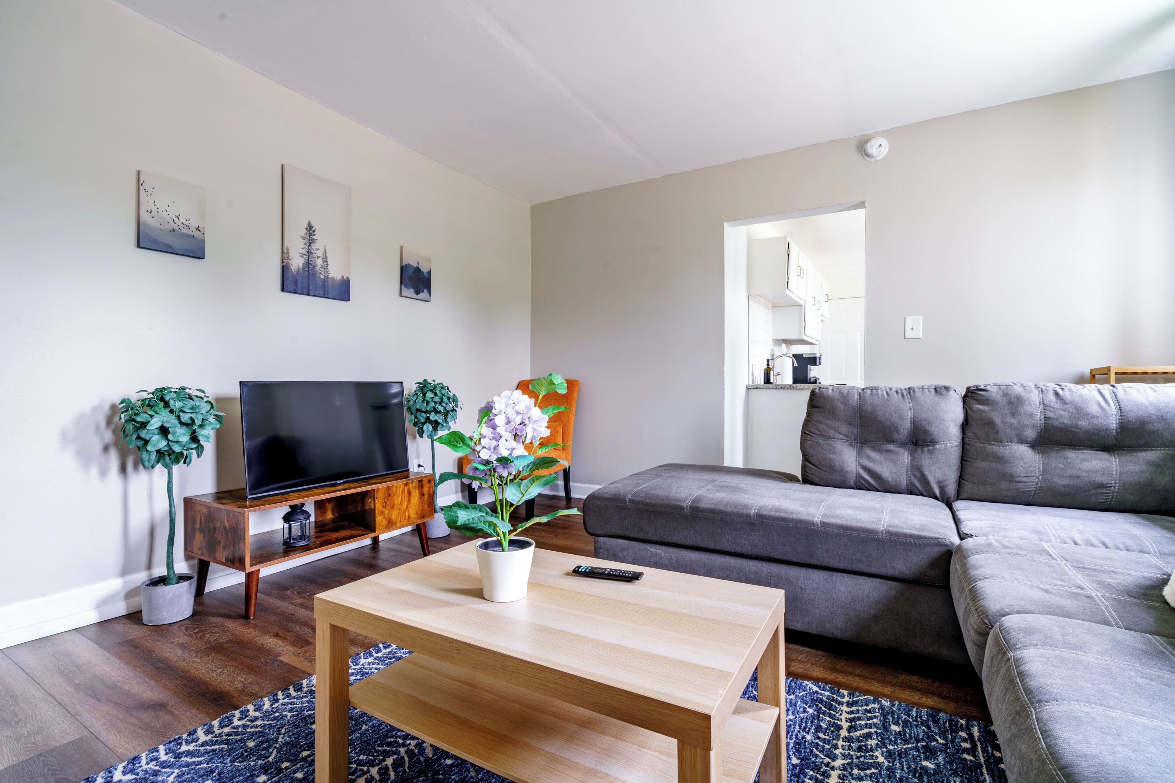 Casa Dos | Living area | 55-inch Smart TV with digital channels, Netflix, Hulu