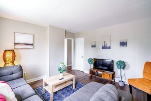 Unclassified image, 3 of 107, button - Jungle House Modern Lofts – Arena District & Short North (Columbus)
