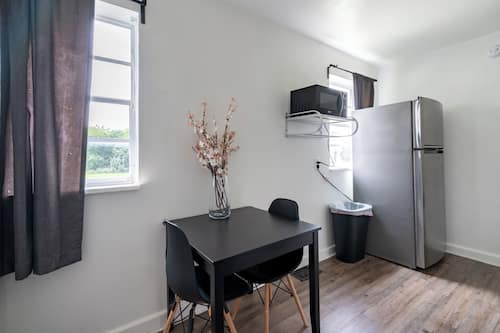 Casa Dos | Private kitchen | Full-size fridge, microwave, oven, stovetop