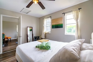 Room - Jungle House Modern Lofts – Arena District & Short North (Columbus)