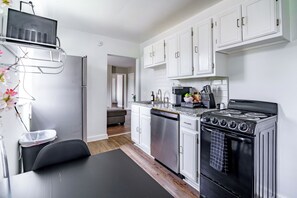 Unclassified image, 4 of 107, button - Jungle House Modern Lofts – Arena District & Short North (Columbus)