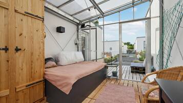 3 bedrooms, travel cot, free WiFi