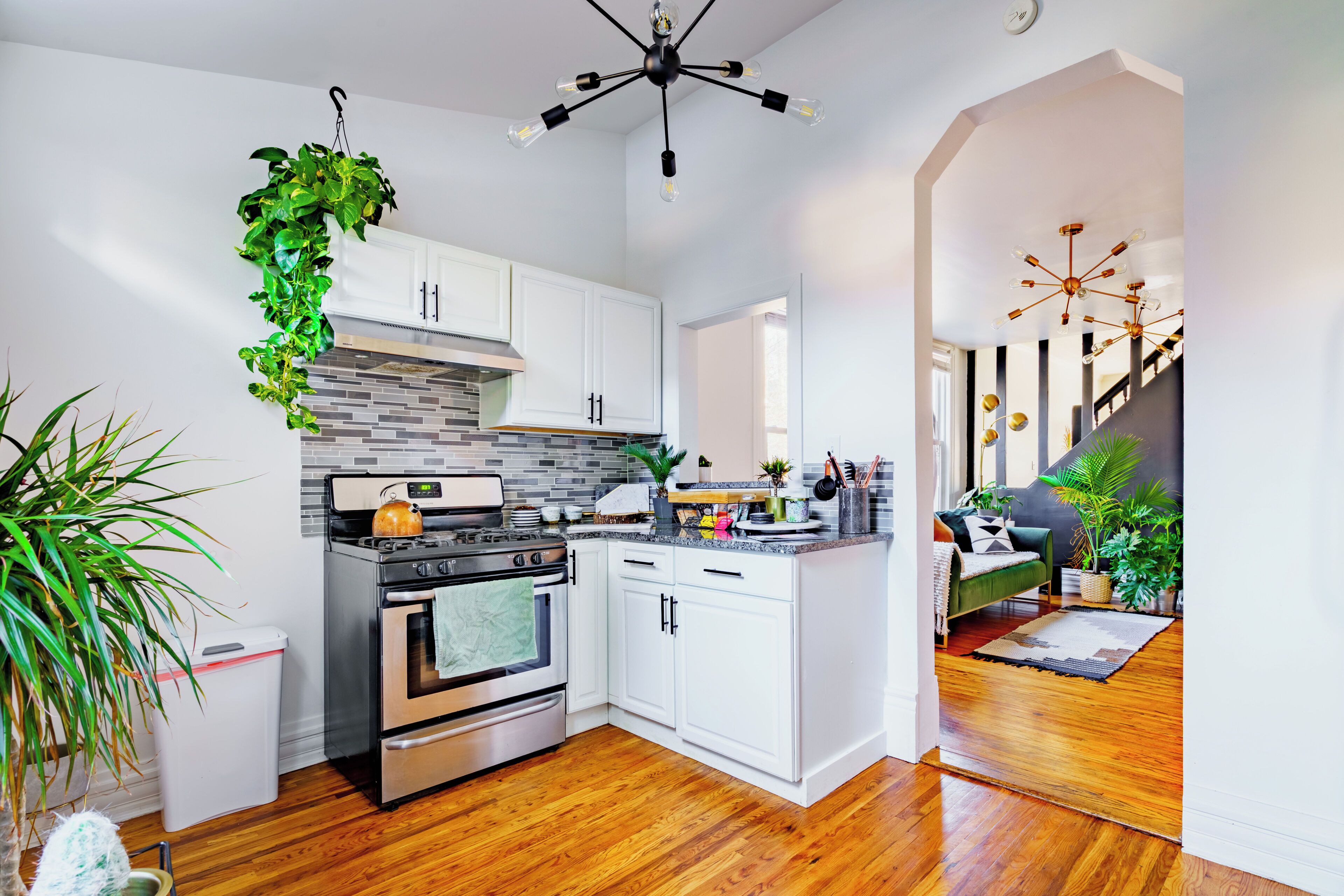 Welcome to the Jungle | Private kitchen | Coffee/tea maker, full-size fridge, microwave, oven
