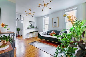 Welcome to the Jungle | Living area | 55-inch Smart TV with digital channels, TV, Netflix