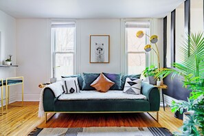 Exclusive-Haus | Wohnbereich | 55-Zoll-Smart-TV mit Digitalempfang, Fernseher, Netflix