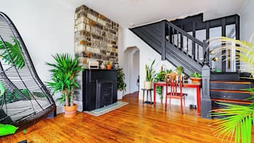 55-inch Smart TV with digital channels, TV, Netflix