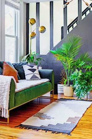 Welcome to the Jungle | Living area | 55-inch Smart TV with digital channels, TV, Netflix - Jungle House Luxury Stays - Downtown Columbus & Short North (Columbus)