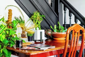 エクスクルーシブ ハウス | ダイニングルーム