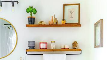 Rainfall showerhead, eco-friendly toiletries, hair dryer, towels