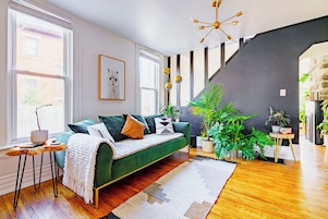 Welcome to the Jungle | Living area | 55-inch Smart TV with digital channels, TV, Netflix