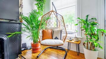 TV connectée de 32 pouces avec chaßnes numériques, télévision, Netflix