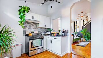 Exclusive-Haus | Eigene Küche | Großer Kühlschrank, Mikrowelle, Ofen, Herdplatte