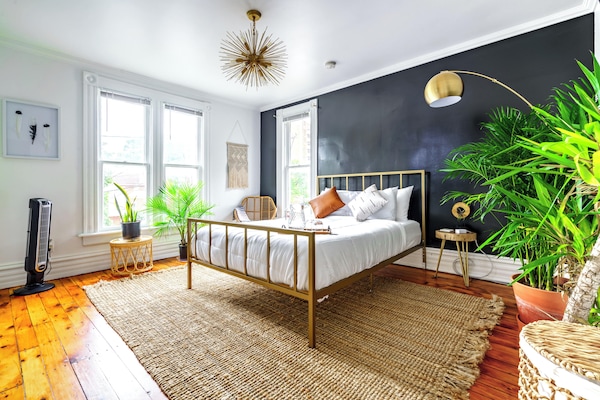 Egyptian cotton sheets, premium bedding, memory-foam beds, free minibar