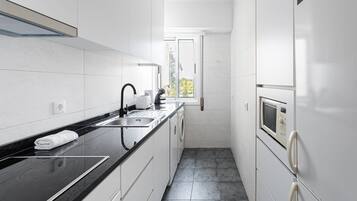 Réfrigérateur, micro-ondes, four, lave-vaisselle