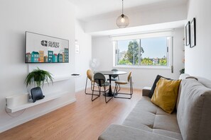 TV - GuestReady - Casa da Música Comfort (Porto)