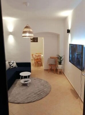 Flat-screen TV - Calming oasis Luksic (Kaštel Lukšić)