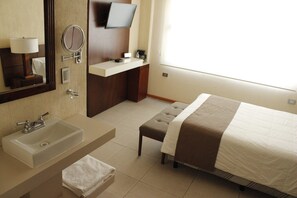 Family Single Room | Premium bedding, down comforters, pillowtop beds, individually decorated - Hotel Tlaxcala  (Tlaxcala)