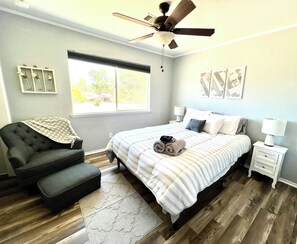 4 bedrooms, WiFi, bed sheets