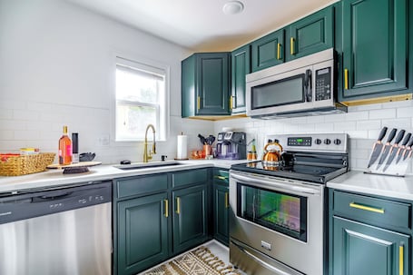 Casa superluxo, 2 quartos, para não fumantes, banheiro privativo | Cozinha privada | Cafeteira/chaleira, geladeira grande, micro-ondas, fogão