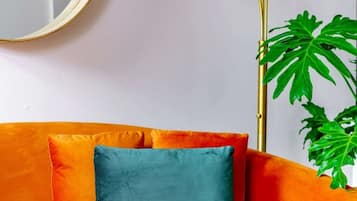 Casa Luxury, 2 camere da letto, non fumatori, bagno privato | Area soggiorno | Smart TV, Netflix, Hulu, libri
