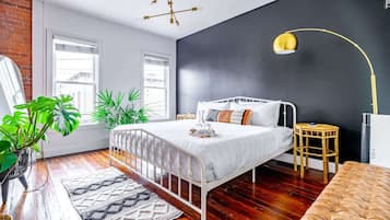 2 bedrooms, Egyptian cotton sheets, premium bedding, memory-foam beds