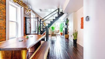 Design huis, 2 slaapkamers, niet-roken, privébadkamer | Dineerruimte