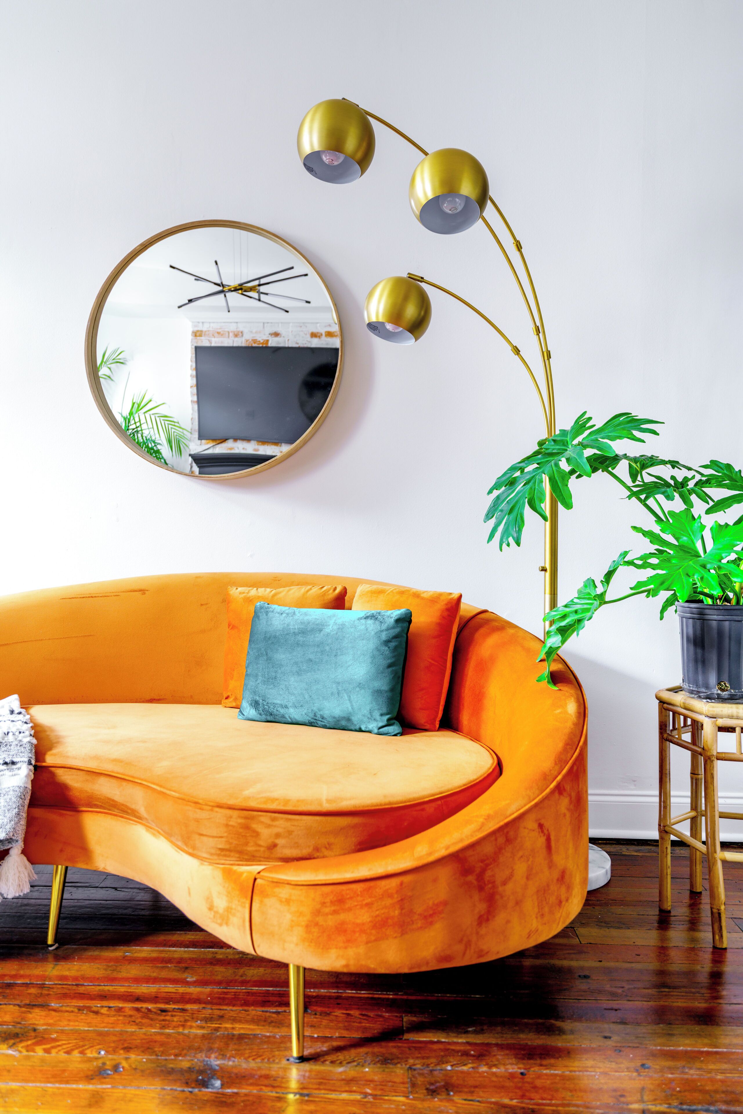 Urbn Jungle | Living area | 55-inch Smart TV with digital channels, TV, Netflix