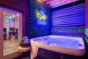 Interior - Heated Pool, Arcades, Hot Tub, Sauna, Dolly Vibes (sevierville)
