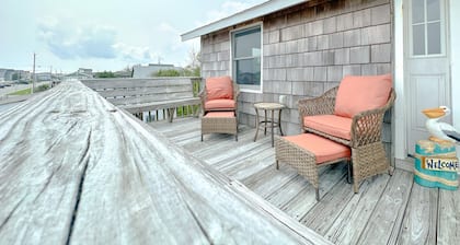 The Waves of Grace beach house! 2 MIN WALK TO BEACH! SANDY BOTTOM!