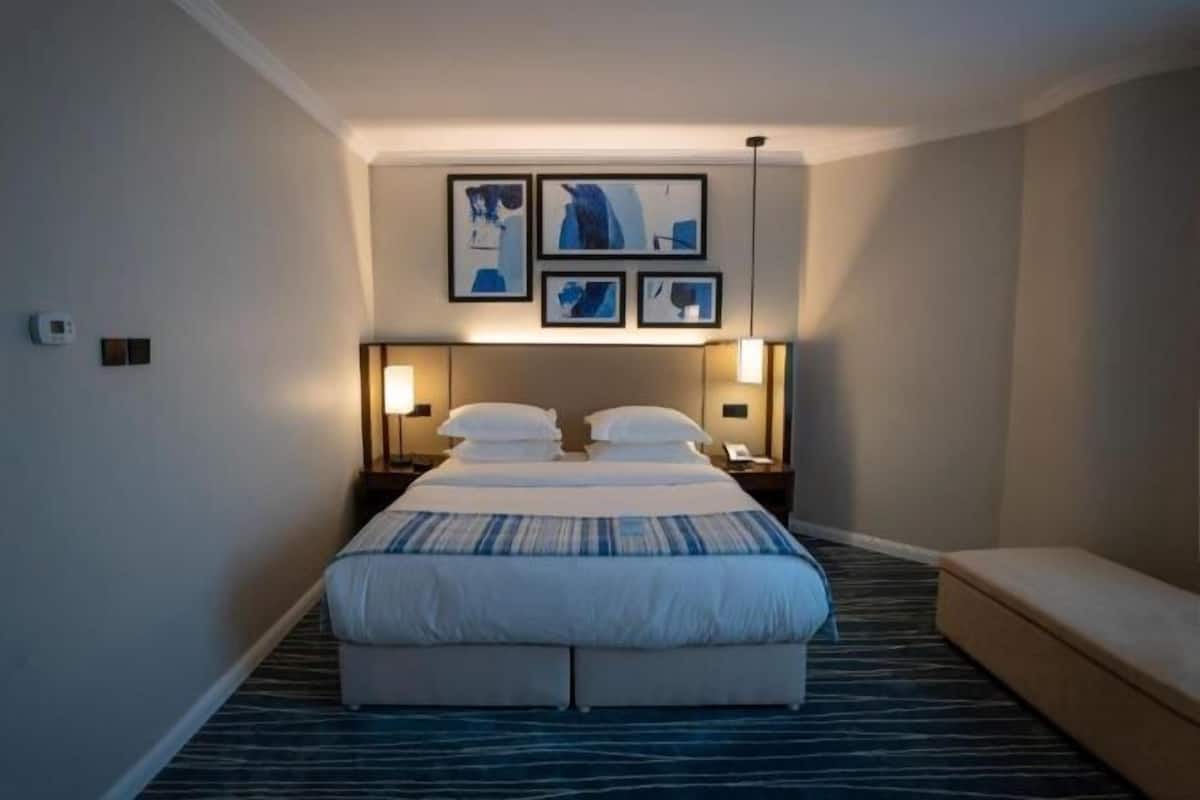 1 bedroom, Frette Italian sheets, premium bedding, memory-foam beds