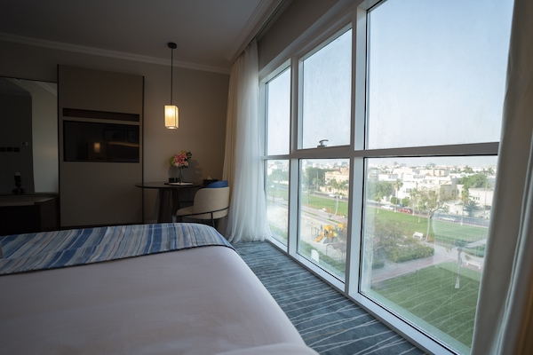 1 غرفة نوم وملاءات إيطالية من طراز فريتي وأغطية فراش متميزة