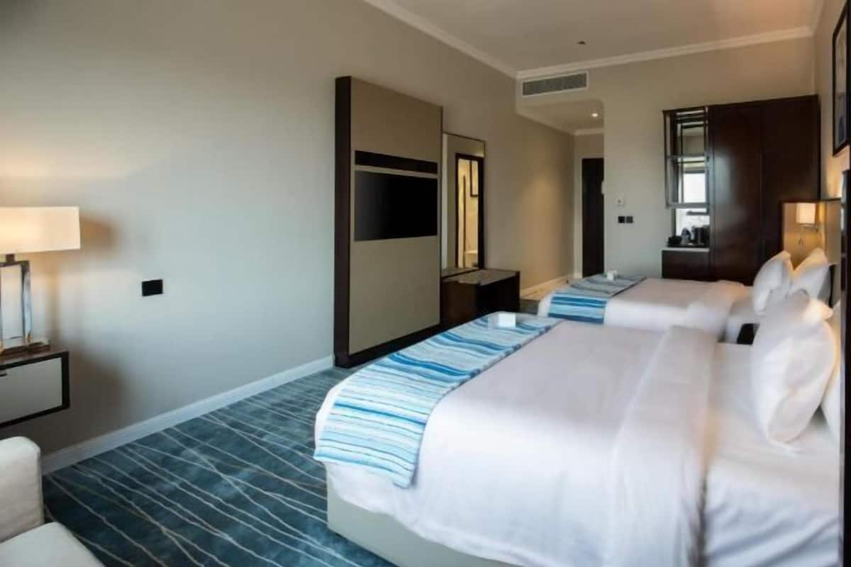 1 bedroom, Frette Italian sheets, premium bedding, memory-foam beds