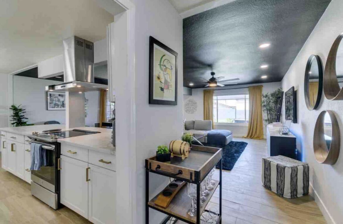 ثلاجة، ميكروويف، فرن، موقد طهي مسطح