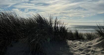 Beautiful, large suite. An absolute Gem in Manzanita! Prime location.