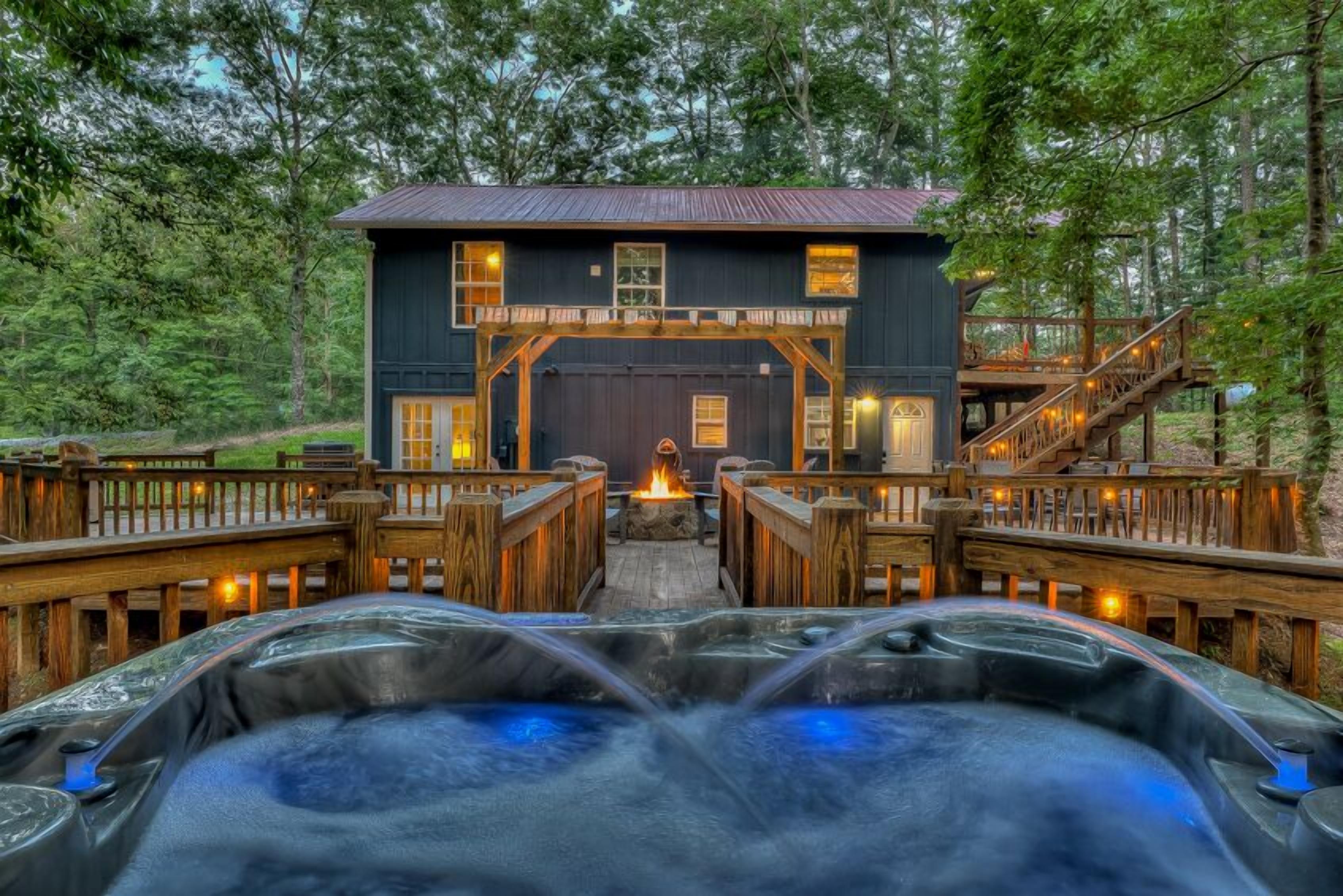 Blue Ridge Cabin, Pets, Hot Tub, Fire Pit, 7 Acres