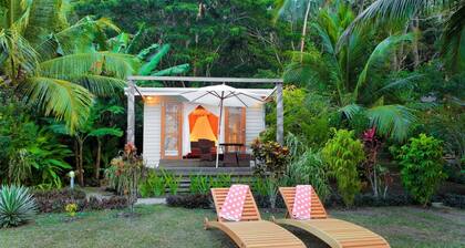 Deluxe Oceanfront Bure with en-suite Bathroom