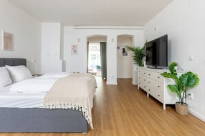 2 bedrooms, desk, iron/ironing board, free WiFi