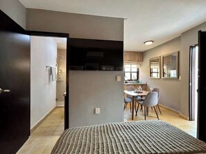 1 habitación, tabla de planchar con plancha, wifi y ropa de cama 