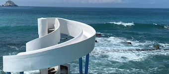 Cozy loft at historic district |near the beach.