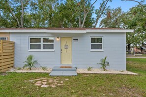 Exterior - Boho Villa B (Tampa)