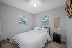 2 slaapkamers, een strijkplank/strijkijzer, wifi