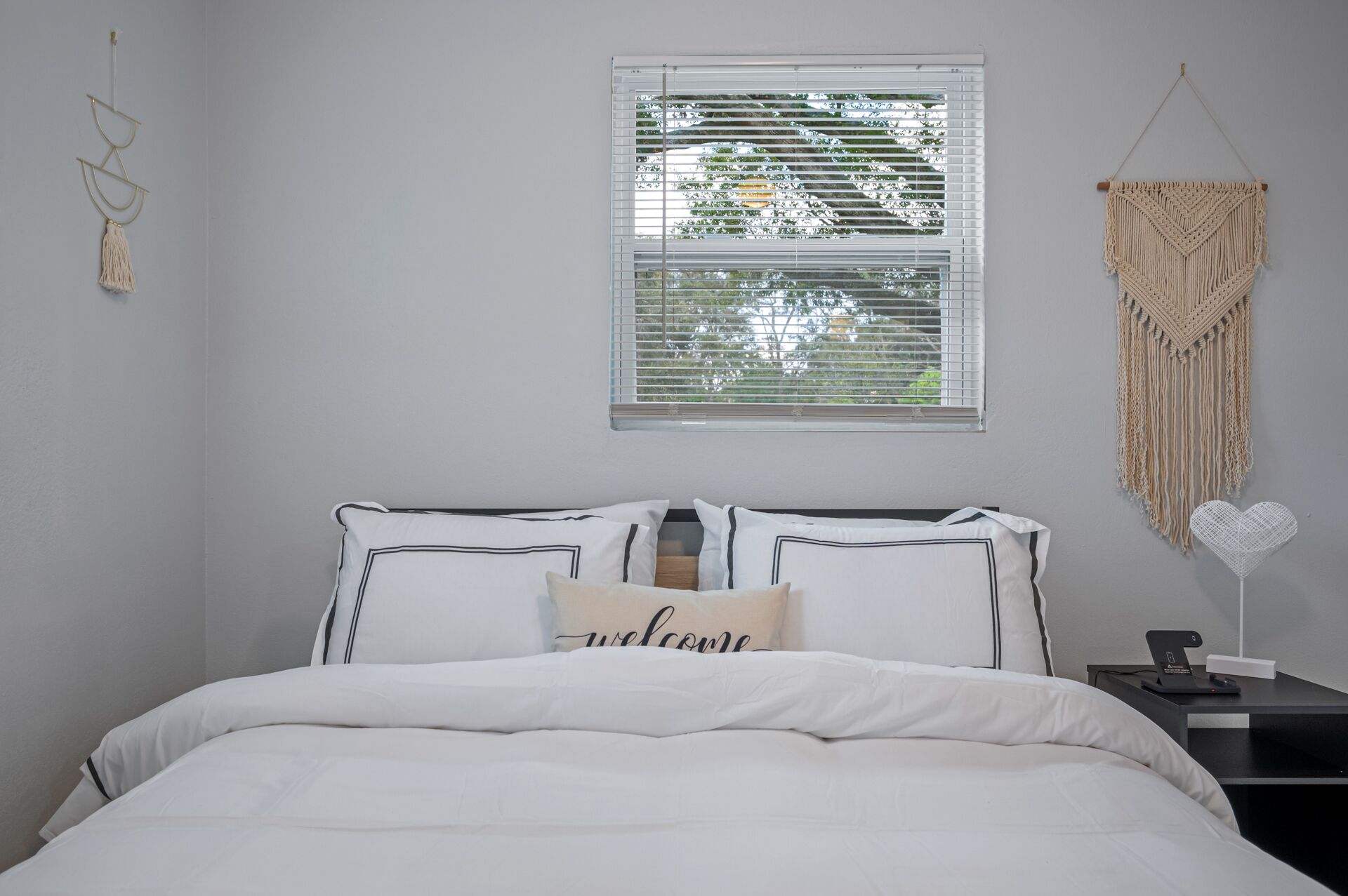 2 bedrooms, iron/ironing board, WiFi