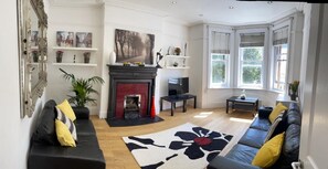 Living area - NEAR OXFORD STREET, HYDE PARK, LOVELY 3 BEDROOMS, 2 BATH, BALCONY MANSION BLOCK, (London)