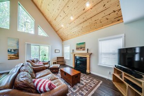 TV, peis og DVD-spiller